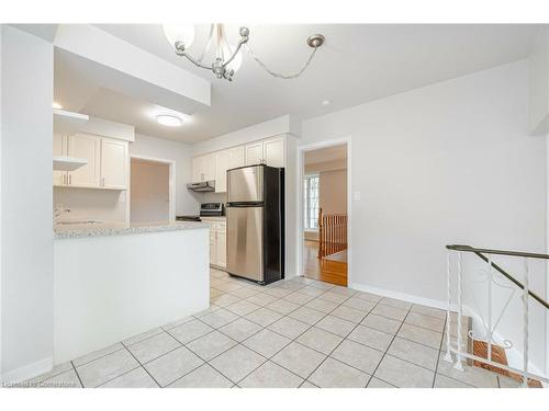 334 Oakwood Drive, Burlington, ON - Indoor Photo Showing Kitchen