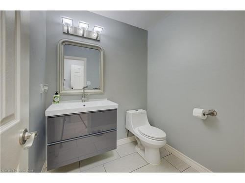 145 Cowan Boulevard, Cambridge, ON - Indoor Photo Showing Bathroom