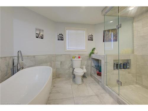 145 Cowan Boulevard, Cambridge, ON - Indoor Photo Showing Bathroom