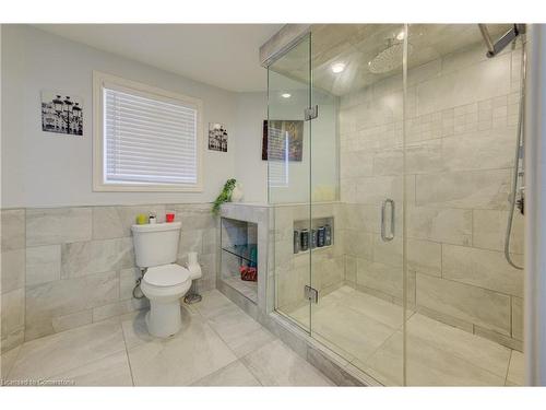 145 Cowan Boulevard, Cambridge, ON - Indoor Photo Showing Bathroom