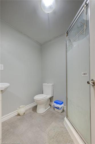 145 Cowan Boulevard, Cambridge, ON - Indoor Photo Showing Bathroom