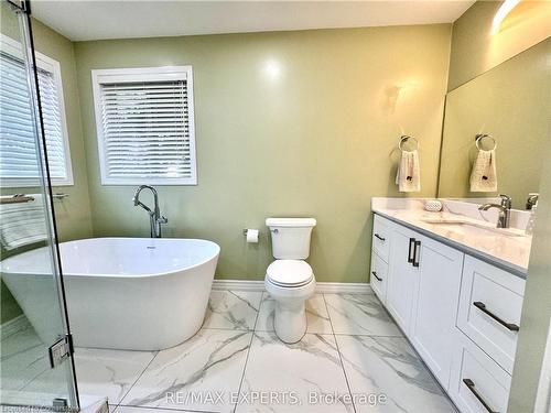 23 Kingsridge Road, Barrie, ON - Indoor Photo Showing Bathroom