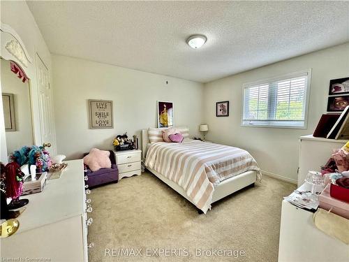 23 Kingsridge Road, Barrie, ON - Indoor Photo Showing Bedroom