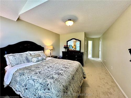 23 Kingsridge Road, Barrie, ON - Indoor Photo Showing Bedroom