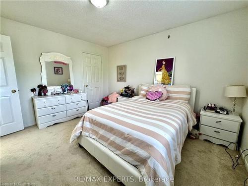 23 Kingsridge Road, Barrie, ON - Indoor Photo Showing Bedroom