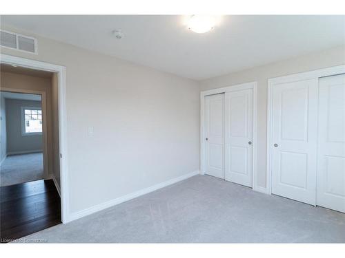 5 Darling Avenue, Thorold, ON - Indoor Photo Showing Other Room