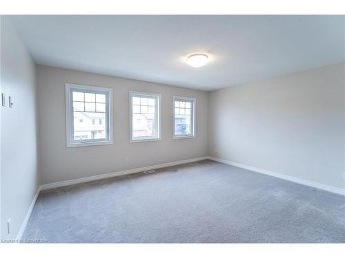 5 Darling Avenue, Thorold, ON - Indoor Photo Showing Other Room