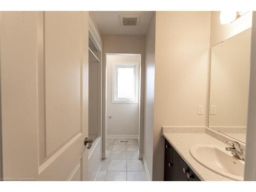 5 Darling Avenue, Thorold, ON - Indoor Photo Showing Bathroom