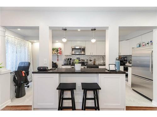 2-55 Barondale Drive, Mississauga, ON - Indoor Photo Showing Kitchen With Upgraded Kitchen