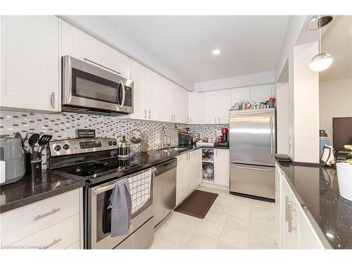 2-55 Barondale Drive, Mississauga, ON - Indoor Photo Showing Kitchen