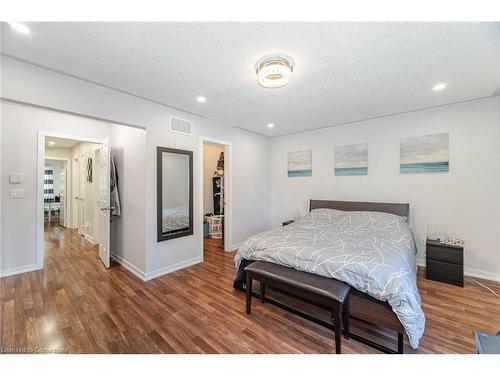 2-55 Barondale Drive, Mississauga, ON - Indoor Photo Showing Bedroom