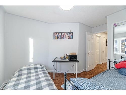 2-55 Barondale Drive, Mississauga, ON - Indoor Photo Showing Bedroom