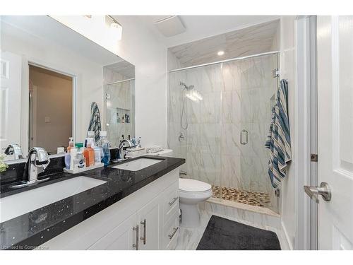 2-55 Barondale Drive, Mississauga, ON - Indoor Photo Showing Bathroom