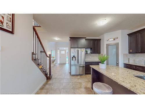 39 Hollingshead Road Road, Ingersoll, ON - Indoor Photo Showing Kitchen