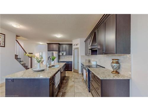 39 Hollingshead Road Road, Ingersoll, ON - Indoor Photo Showing Kitchen With Upgraded Kitchen