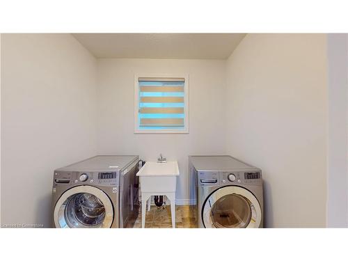 39 Hollingshead Road Road, Ingersoll, ON - Indoor Photo Showing Laundry Room