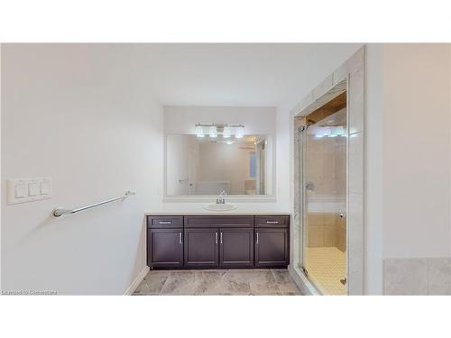 39 Hollingshead Road Road, Ingersoll, ON - Indoor Photo Showing Bathroom