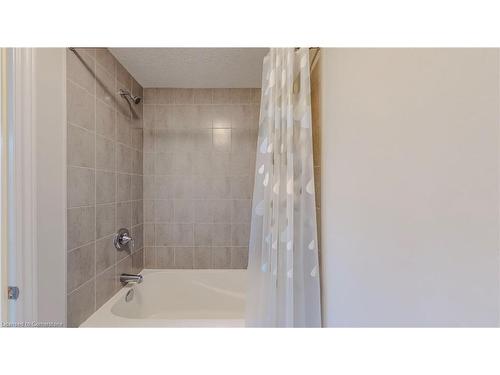 39 Hollingshead Road Road, Ingersoll, ON - Indoor Photo Showing Bathroom