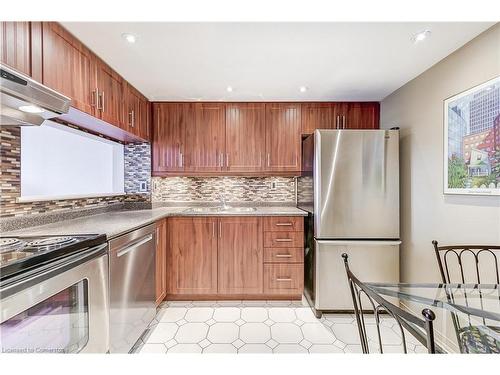 1203-75 King Street E, Mississauga, ON - Indoor Photo Showing Kitchen