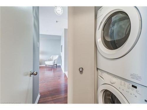 1203-75 King Street E, Mississauga, ON - Indoor Photo Showing Laundry Room