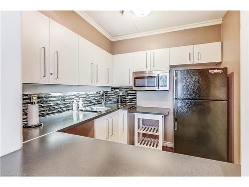 1203-75 King Street E, Mississauga, ON - Indoor Photo Showing Kitchen