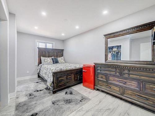 5459 Campbellville Road, Milton, ON - Indoor Photo Showing Bedroom