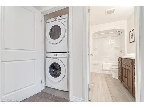 3600 Earlston Cross, London, ON - Indoor Photo Showing Laundry Room