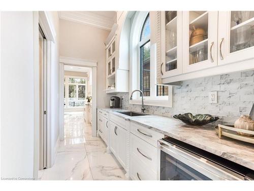 908 Bishop Place, Hamilton, ON - Indoor Photo Showing Kitchen With Upgraded Kitchen