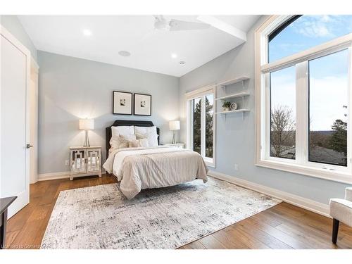 908 Bishop Place, Hamilton, ON - Indoor Photo Showing Bedroom