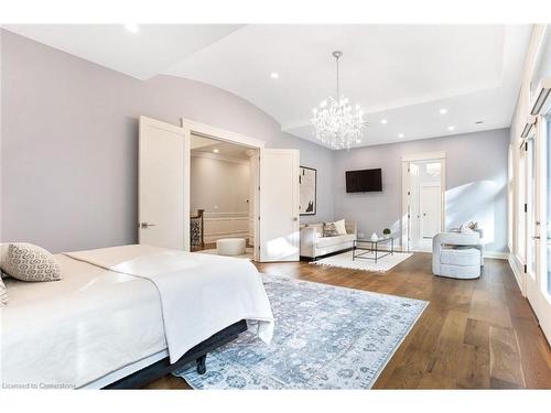 908 Bishop Place, Hamilton, ON - Indoor Photo Showing Bedroom