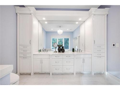 908 Bishop Place, Hamilton, ON - Indoor Photo Showing Bathroom