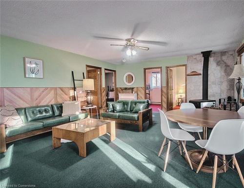 3493 Southwood Beach Boulevard, Ramara, ON - Indoor Photo Showing Living Room