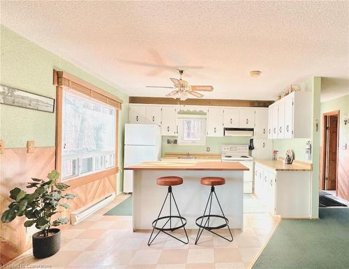 3493 Southwood Beach Boulevard, Ramara, ON - Indoor Photo Showing Kitchen