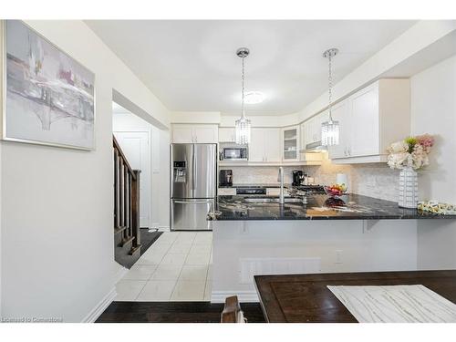 106 Lemieux Court, Milton, ON - Indoor Photo Showing Kitchen With Upgraded Kitchen