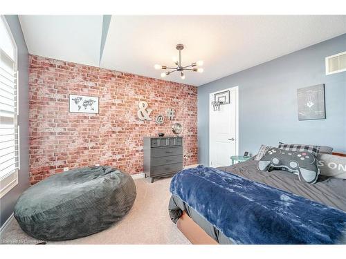 2 Hackett Street, East Gwillimbury, ON - Indoor Photo Showing Bedroom