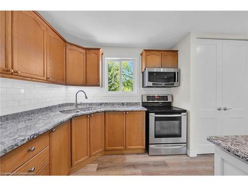 Upper-455 Brigadoon Drive, Hamilton, ON - Indoor Photo Showing Kitchen