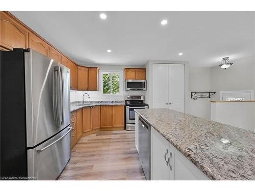 Upper-455 Brigadoon Drive, Hamilton, ON - Indoor Photo Showing Kitchen