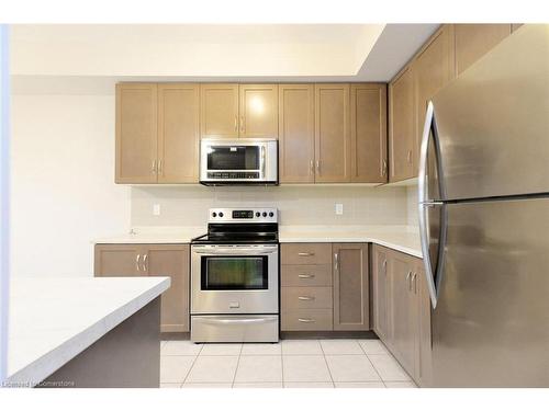 10-7 Lakelawn Road, Grimsby, ON - Indoor Photo Showing Kitchen