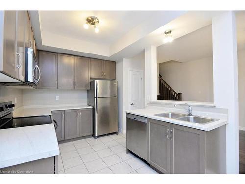 10-7 Lakelawn Road, Grimsby, ON - Indoor Photo Showing Kitchen With Double Sink