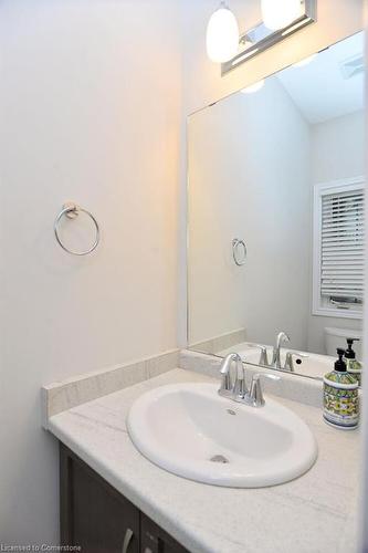 10-7 Lakelawn Road, Grimsby, ON - Indoor Photo Showing Bathroom