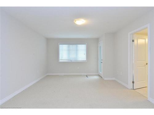 10-7 Lakelawn Road, Grimsby, ON - Indoor Photo Showing Other Room