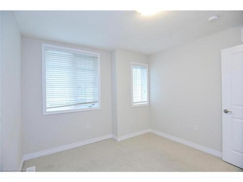 10-7 Lakelawn Road, Grimsby, ON - Indoor Photo Showing Other Room