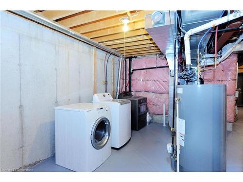 10-7 Lakelawn Road, Grimsby, ON - Indoor Photo Showing Laundry Room