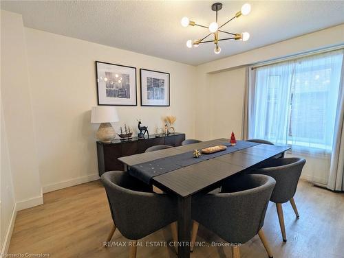 5976 Winston Chruchill Boulevard, Mississauga, ON - Indoor Photo Showing Dining Room