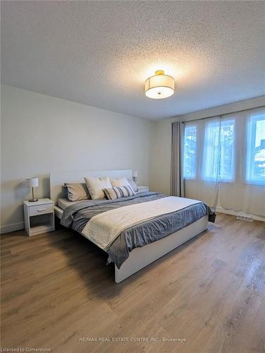 5976 Winston Chruchill Boulevard, Mississauga, ON - Indoor Photo Showing Bedroom