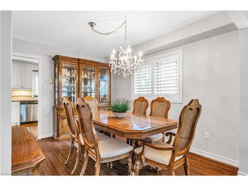 1601 Wintergrove Gardens, Mississauga, ON - Indoor Photo Showing Dining Room