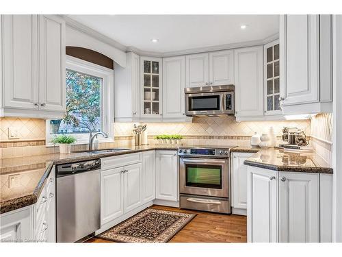 1601 Wintergrove Gardens, Mississauga, ON - Indoor Photo Showing Kitchen With Upgraded Kitchen