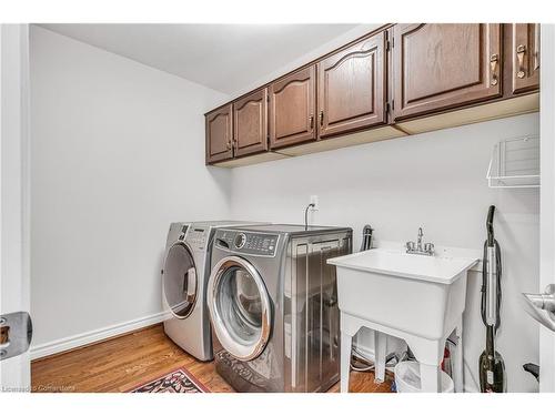 1601 Wintergrove Gardens, Mississauga, ON - Indoor Photo Showing Laundry Room