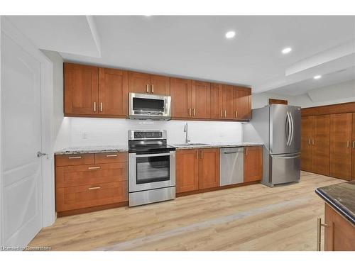 Lower-455 Brigadoon Drive, Hamilton, ON - Indoor Photo Showing Kitchen