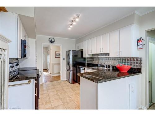 597 Vanderburgh Drive, Burlington, ON - Indoor Photo Showing Kitchen With Double Sink